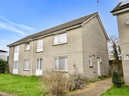 4 bedroom Semi detached house - Horley